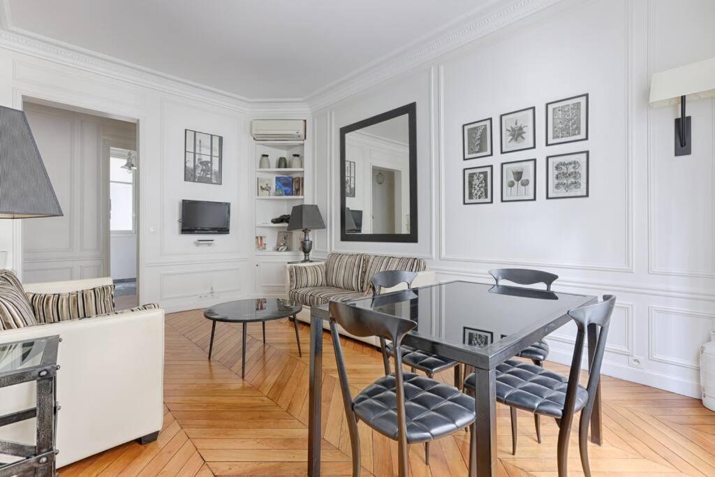 Invalides Pont Alexandre Iii Luxury 2br Appartement Parijs